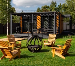 Коттедж с двумя спальнями, купелью и баней в Black Village Family