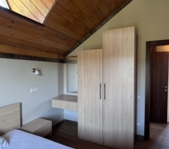 Коттедж Superior с балконом и с красивым видом из окна в Горки