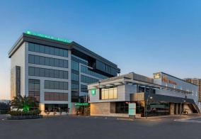 Отель Отель Wyndham Garden Baku в Баку