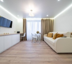 Двухместные апартаменты с балконом и с видом на город двуспальная кровать в Апартаменты с круглосуточным заселением 24/7