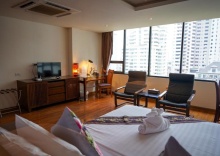 Люкс Deluxe c 1 комнатой в Hotel Mermaid Bangkok