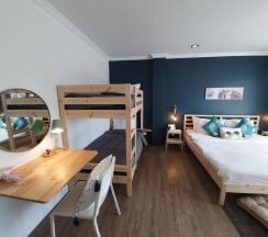 Семейный номер Standard с балконом в Thira House