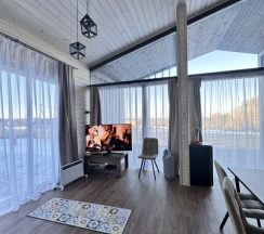 Коттедж с красивым видом из окна в Igora _Family _House