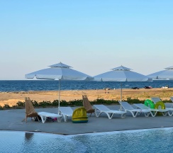 3-местный 2-комнатный номер полулюкс семейный в Ника