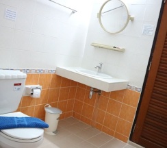 Трёхместный номер Comfort с балконом в Sunshine Guest House