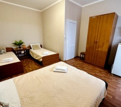 Стандартный 4х-местный номер в Арарат