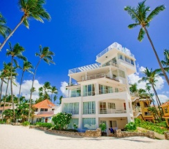 Апартаменты в Incredible 4BR Beachfront Penthouse with Ocean View