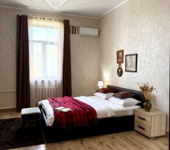 Уютная сталинка — первый дом у моря, прямо в парке и рядом с городским пляжем! в Как дома 05