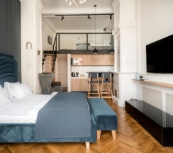 Апартаменты "DELUX C ЭРКЕРОМ" в F12 Apartments