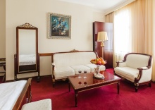 Делюкс  с кроватью размера "King Size" в Mandarin Hotels Group