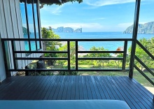 Двухместное бунгало Deluxe с видом на море двуспальная кровать в HIP Seaview Resort at Phi Phi