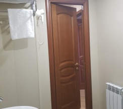 Номер студия улучшенный с 1 двуспальной кроватью в Вокруг света