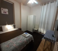 Четырёхместный семейный номер Standard в Gira Guest House