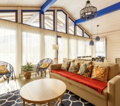 Коттедж с 3 комнатами с балконом и с красивым видом из окна в Заречье