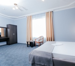 Бизнес-Стандарт (Двухместный с балконом) в Альмира By Orion Hotels