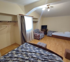 Большой 3-4х местный номер 4 этаж. в Ника