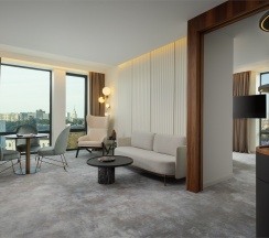 Номер Deluxe Suite, с видом на город - с двуспальной кроватью в Mövenpick Москва Таганская