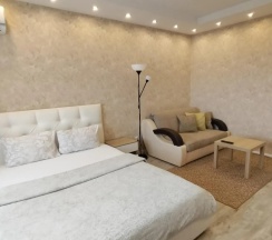 Апартаменты c 1 комнатой с балконом в Fresh Room на улице Маршала Устинова 3
