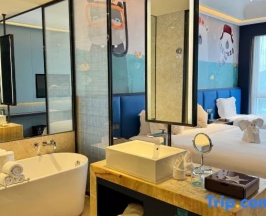 Трёхместный семейный номер Standard в Harman Resort Hotel Sanya