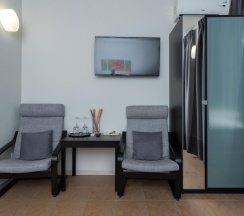 Номер стандарт улучшенный с 1 двуспальной кроватью в Loyal Guest House