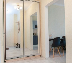 4-местные апартаменты студия с 1 двуспальной кроватью в AntoninaApartments (АнтонинаАпартментс) на улице Крылова