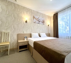 Номер комфорт с 1 двуспальной кроватью в Олимпия