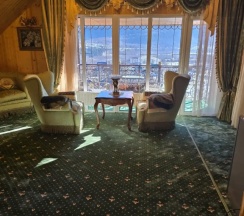 Люкс с балконом в Golden House
