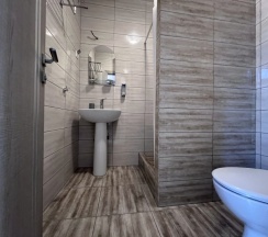 Двухкомнатный четырехместный номер 2-3этаж в Moon