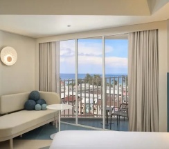 Двухместный номер Superior с видом на океан двуспальная кровать в Centara Karon Resort Phuket