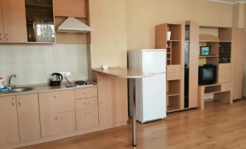 Люкс с балконом и с красивым видом из окна в Актай