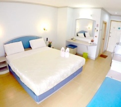 Двухместный номер Deluxe с балконом двуспальная кровать в P.A. Place Hotel