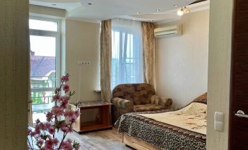 Комфорт улучшенный с 1 большой кроватью, видом на море и джакузи в Ледис