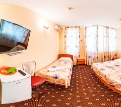 Трёхместный номер Standard с балконом в Олимп