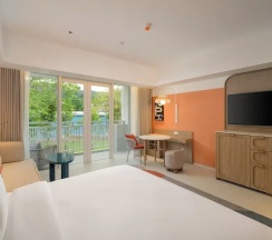 Двухместный семейный люкс Deluxe двуспальная кровать в Centara Karon Resort Phuket