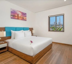 Двухместный номер Deluxe с видом на реку (двуспальная кровать) в Gold Plaza Hotel Da Nang