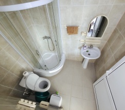 5ти местная студия с мини-кухней, террасой и панорамным видом на море  в Благовещенка