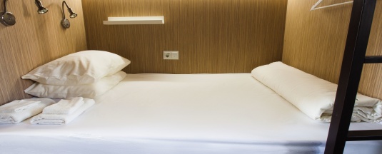 Двухместный слипбокс в Buran Capsule Hotel