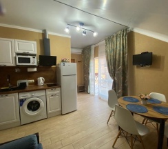 Апартаменты с 2 комнатами с балконом в Вояж