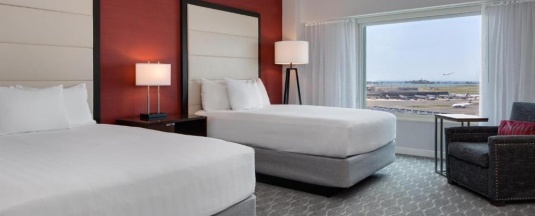 Четырёхместный номер с видом на гавань в Hyatt Regency Boston Harbor