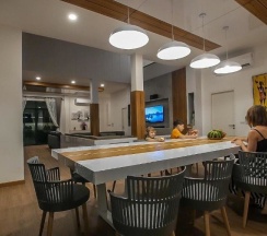 Двухместная семейная вилла двуспальная кровать в Happy Family Villa