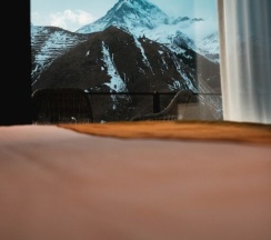 Двухместный номер Comfort с видом на горы двуспальная кровать в Отель Misty Mountain
