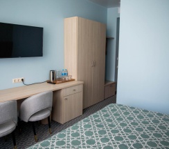 Номер стандарт улучшенный с 1 двуспальной кроватью в Хабаровск