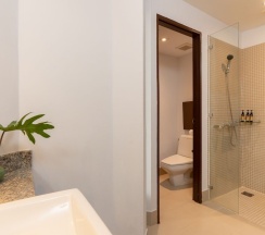 Люкс c 1 комнатой с балконом в Dewa Phuket Resort & Villas