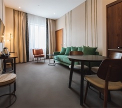 Номер категории «Люкс» с большой кроватью (King size) в Hilton Garden Inn Volgograd