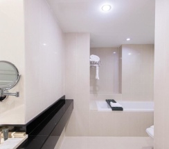 Двухместный номер Executive с видом на горы двуспальная кровать в Lacol Khao Yai - A Chatrium Collection