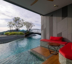 Двухместный номер Pool Access Deluxe с видом на море двуспальная кровать в Crest Resort & Pool Villas