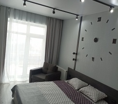 Просторная студия с кондиционером и кухней в Европа House