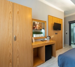 Трёхместный номер Economy в Отель Monezza Hotel