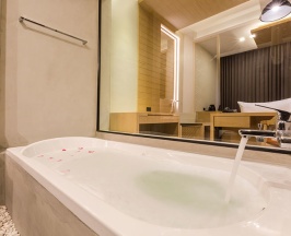 Двухместный Aurico Nest двуспальная кровать в Aurico Kata Resort & Spa