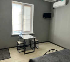 Двухместные апартаменты студия № 4 (двуспальная кровать) в Art-hotel Nataliia (Арт Наталия) на улице Сергиевская